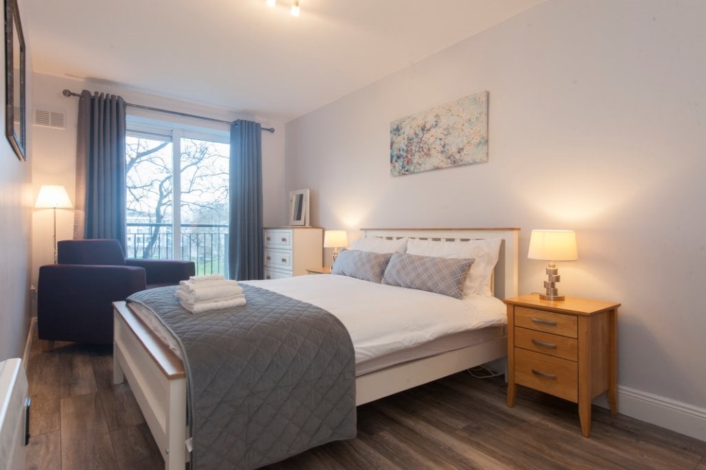 Image of a Dwellworks corporate housing bedroom Image of a Dwellworks corporate housing bedroom