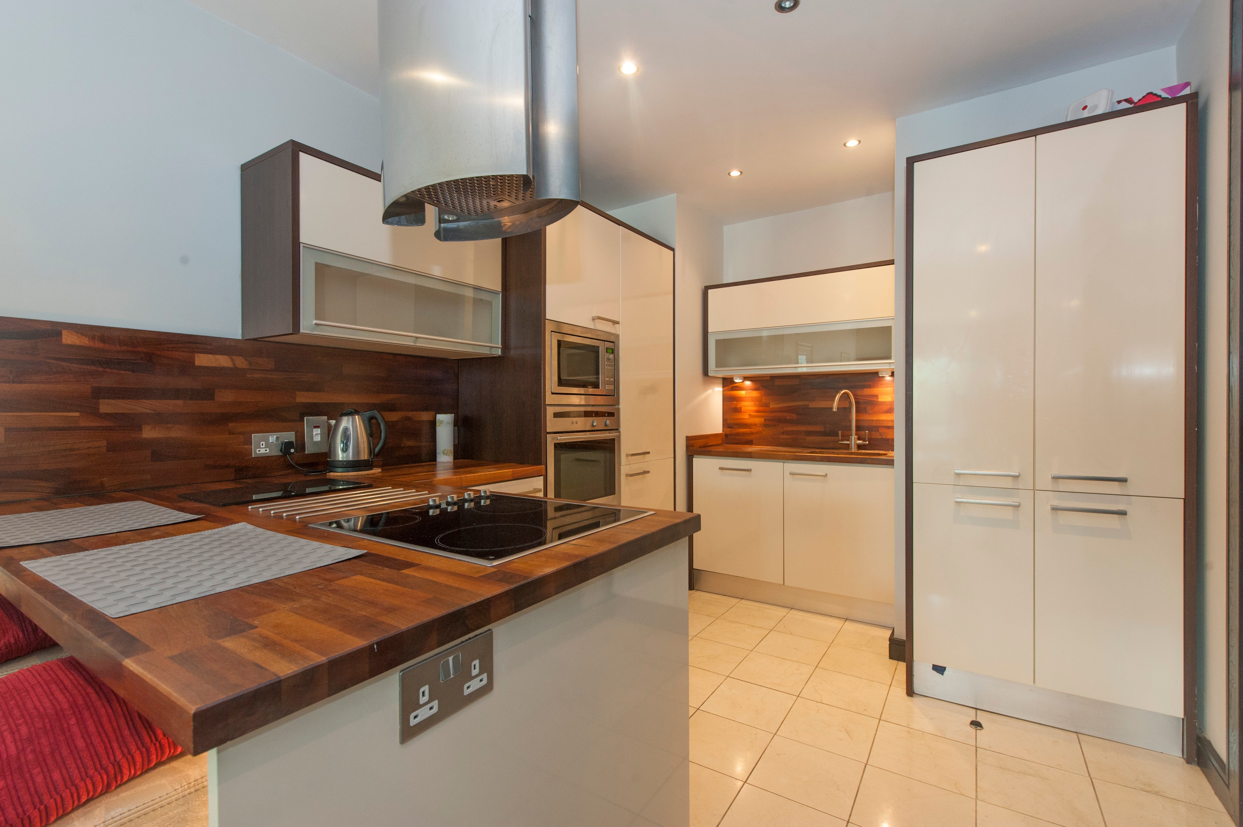 Image of the kitchen at the One Beacon apartment