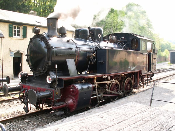Image of an old steam locomotive