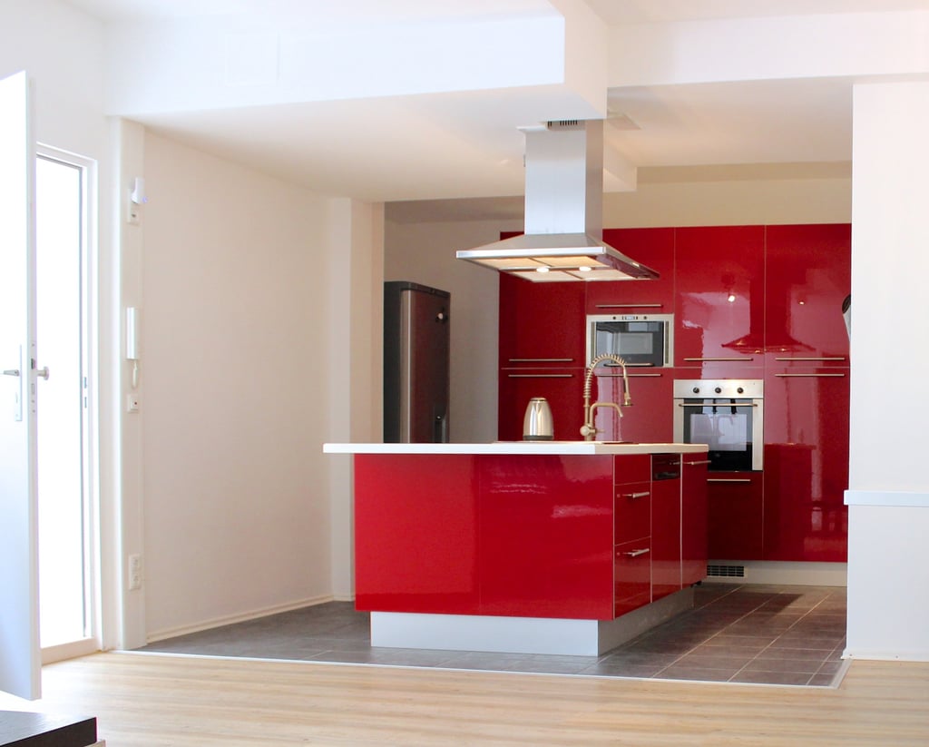 Image of a kitchen in a corporate housing apartment.