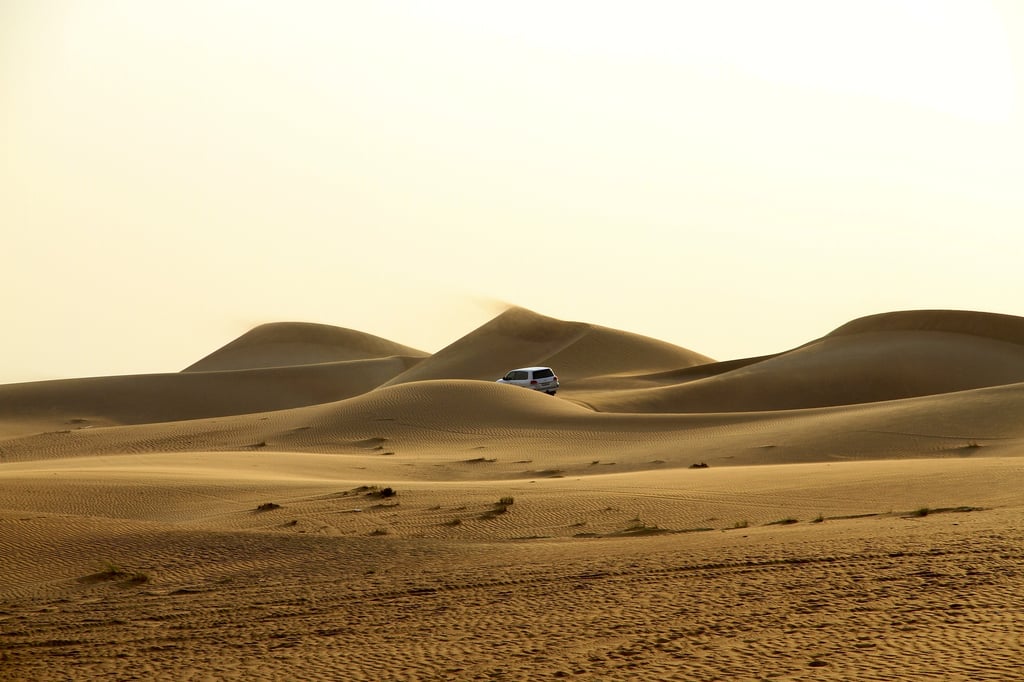 Image of desert dunes in the UAE