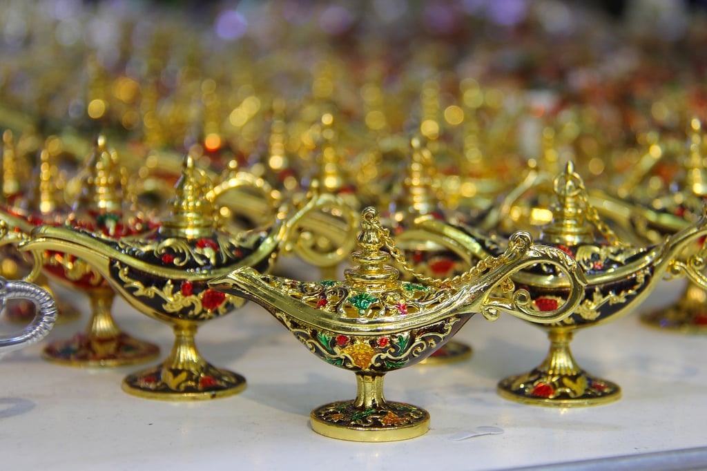 Image of gold lamps in the UAE