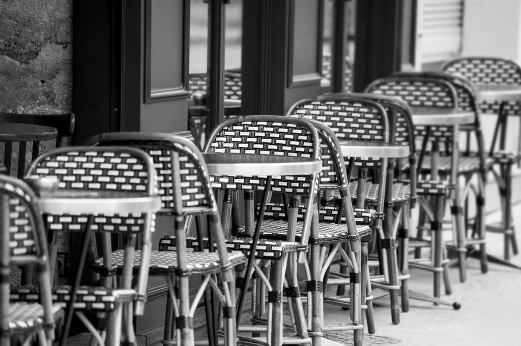 Image of a cafe in France