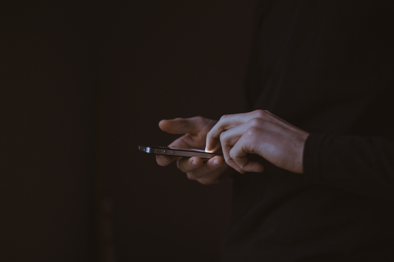 Image of a tenant calling into an emergency line