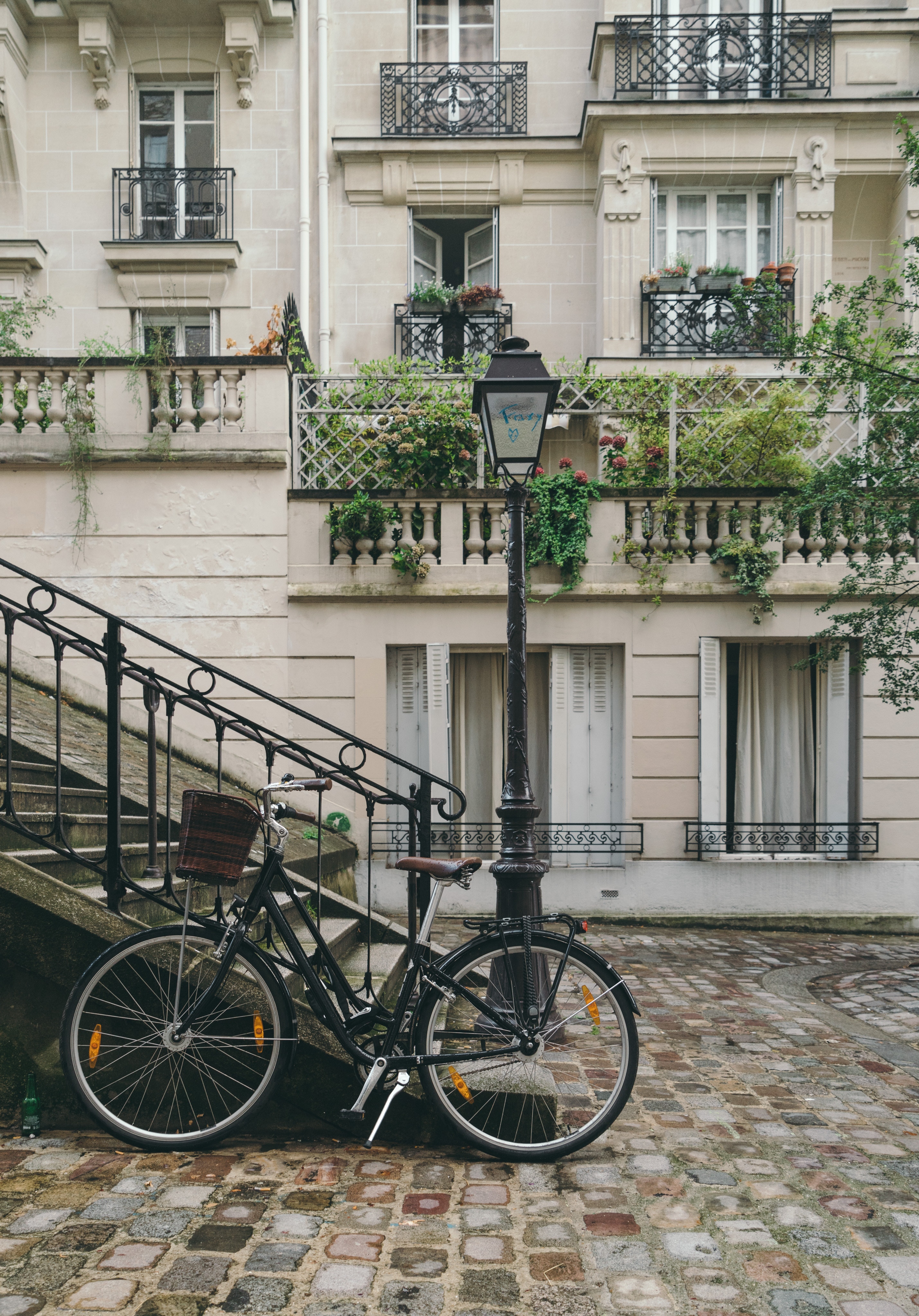 Image of a city street