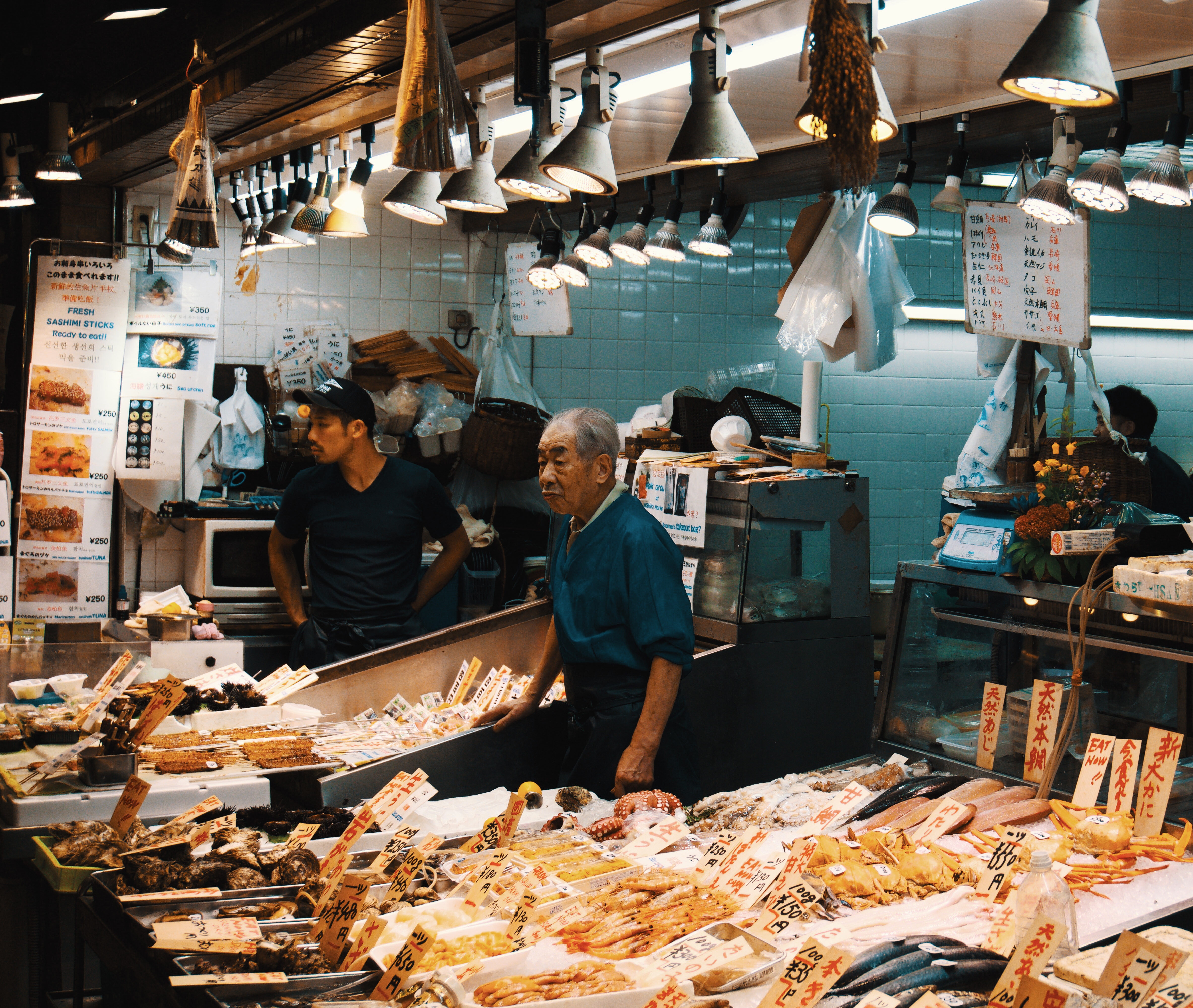 Image of a fish market in China 