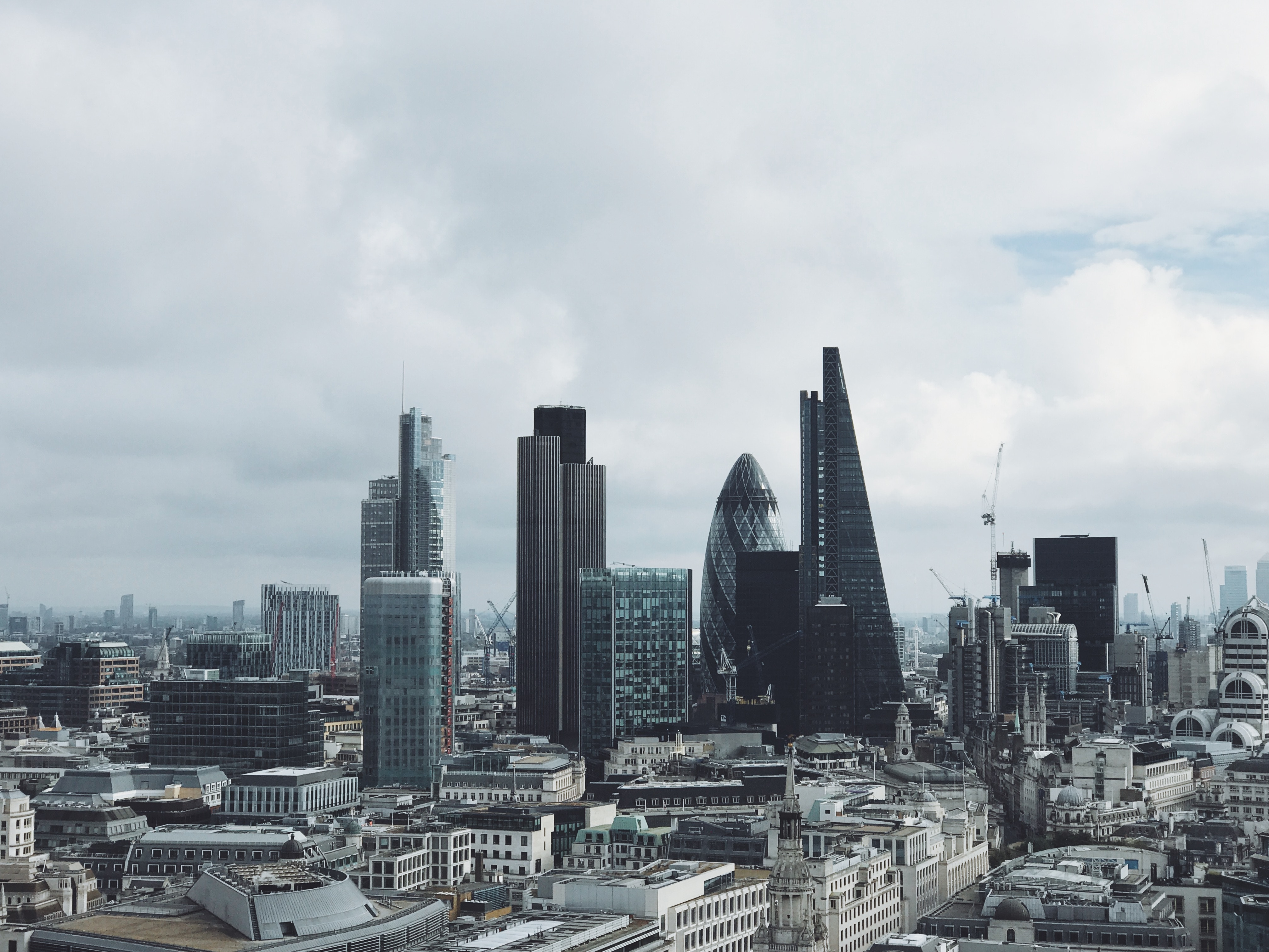  London business district skyline.jpg